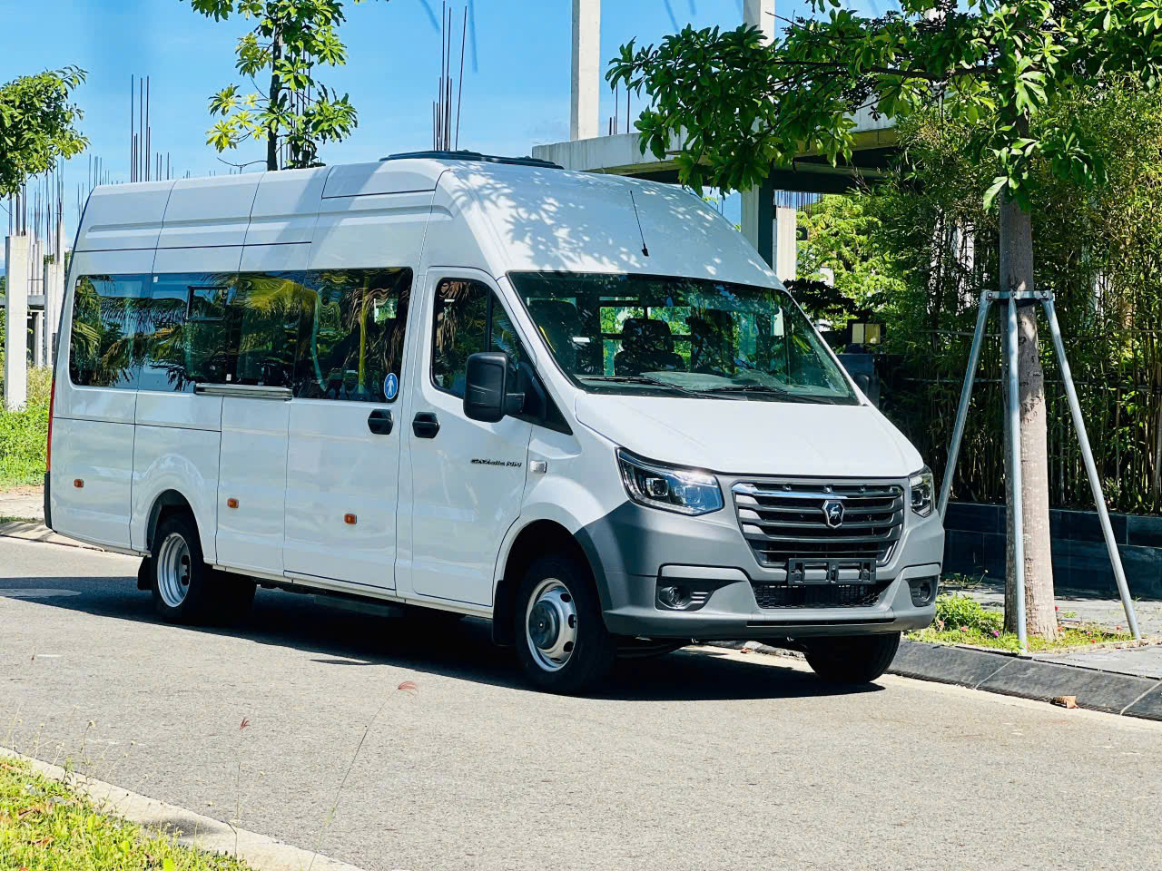 Thuê Xe 19 Chỗ Đi Lễ Hội – Giải Pháp Hoàn Hảo Cho Hành Trình Tâm Linh Và Văn Hóa